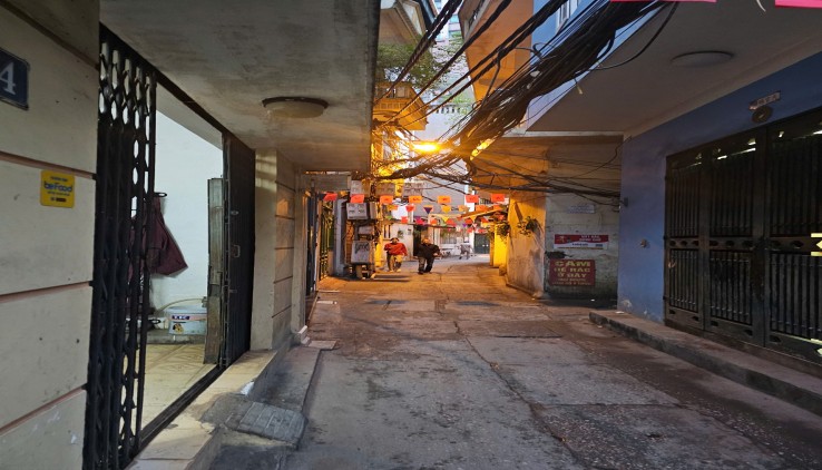 Cho thuê nhà ngõ 12 Láng Hạ 3.5 tầng, 60m2, 15 Triệu - Full đồ